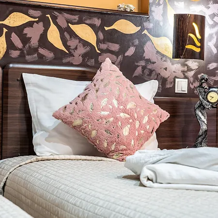 Razvan Hotel