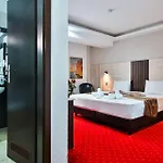 Razvan Hotel 3*