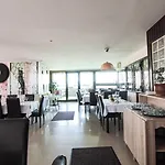 Hotel Razvan 3*