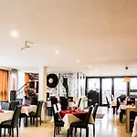 Hotel Razvan 3*