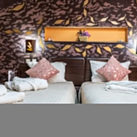 Razvan Hotel 3*