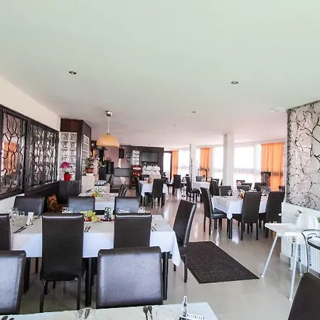 Razvan Hotel