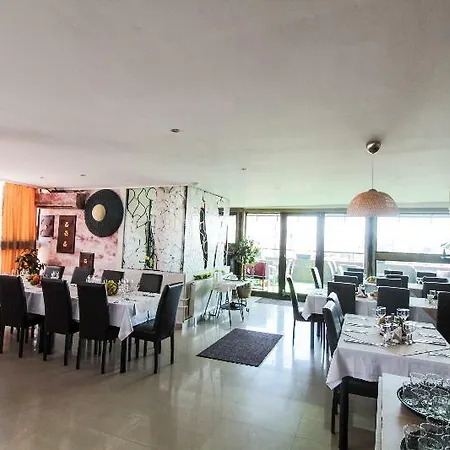 Hotel Razvan 3*